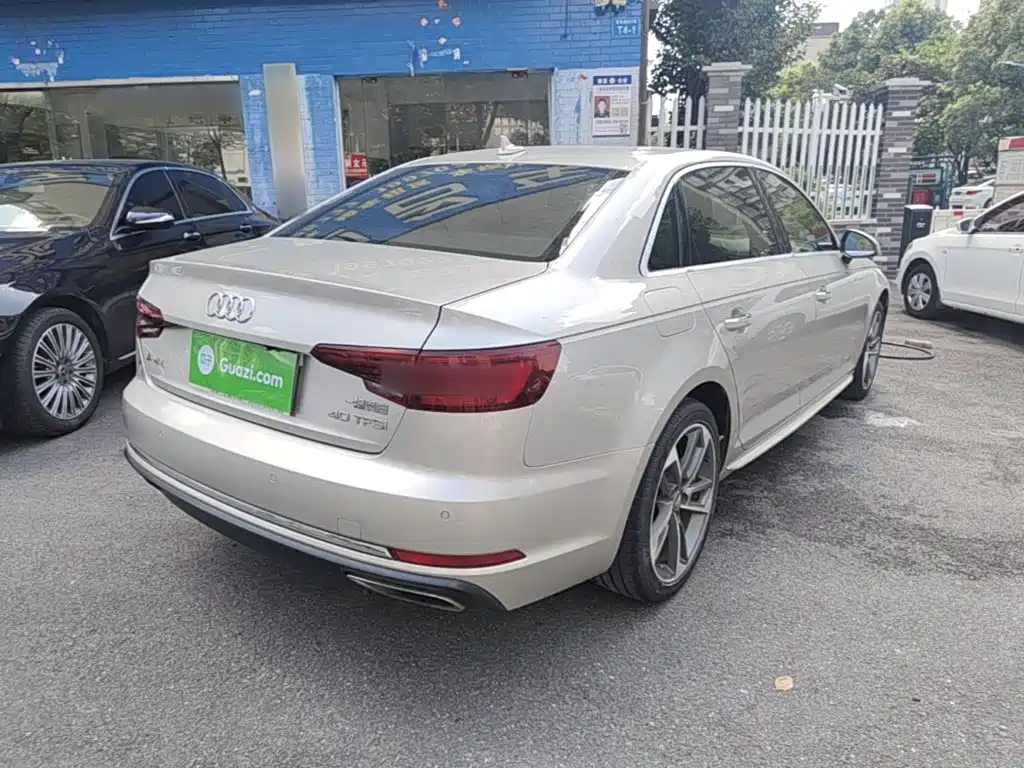 Audi A4L 2018 30th Anniversary Model 40 TFSI Enterprising купить на сайте DeffCars