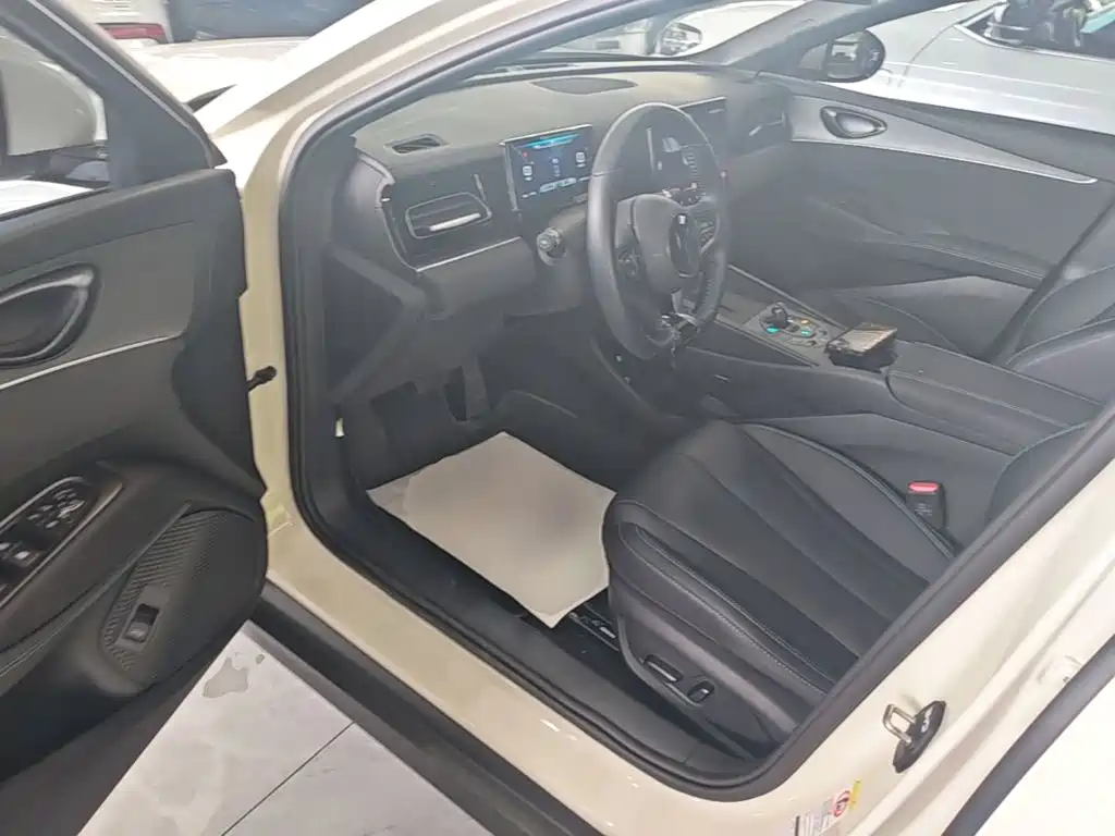 Seal 06 2024 DM-i 80KM Premium Type купить на сайте DeffCars