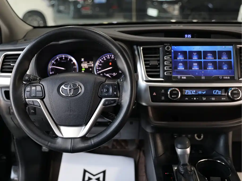 Highlander 2018 2.0T four-wheel drive luxury version, 7 seats, National VI купить на сайте DeffCars