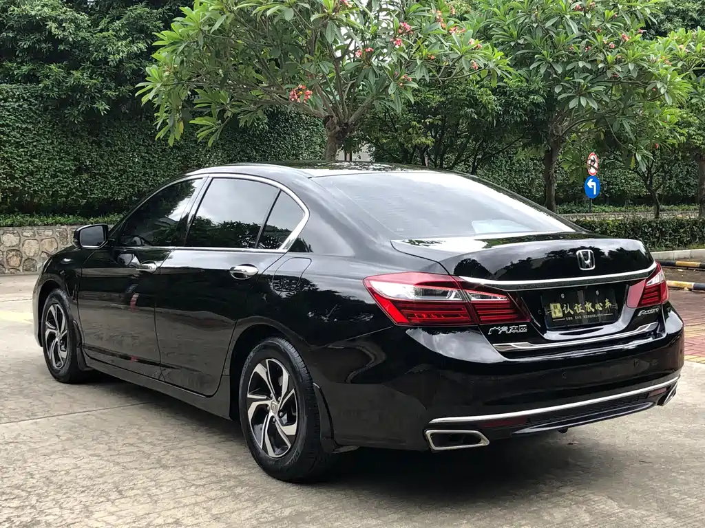 Accord 2016 2.0L Deluxe Edition купить на сайте DeffCars