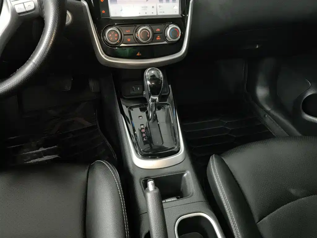Tiida 2021 1.6L CVT Smart Travel Edition купить на сайте DeffCars