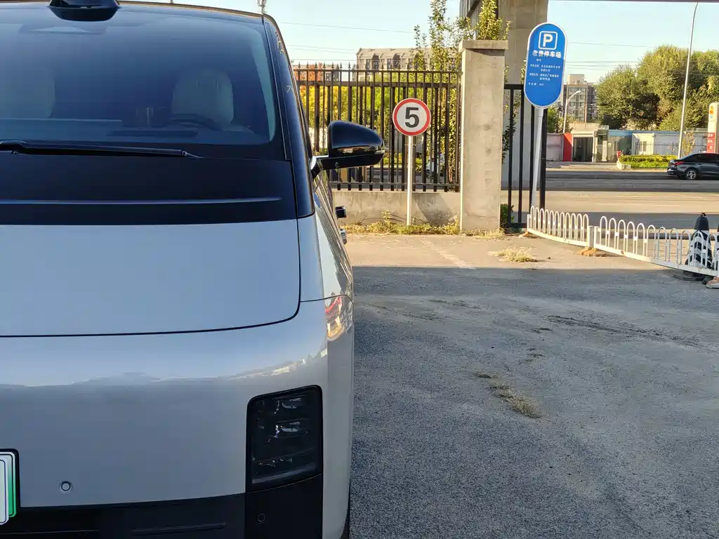Ideal MEGA 2024 Ultra купить на сайте DeffCars