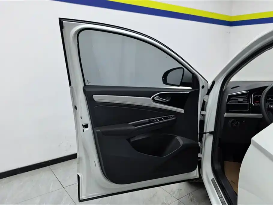 Jetta VS7 2023 280TSI automatic aggressive version купить на сайте DeffCars