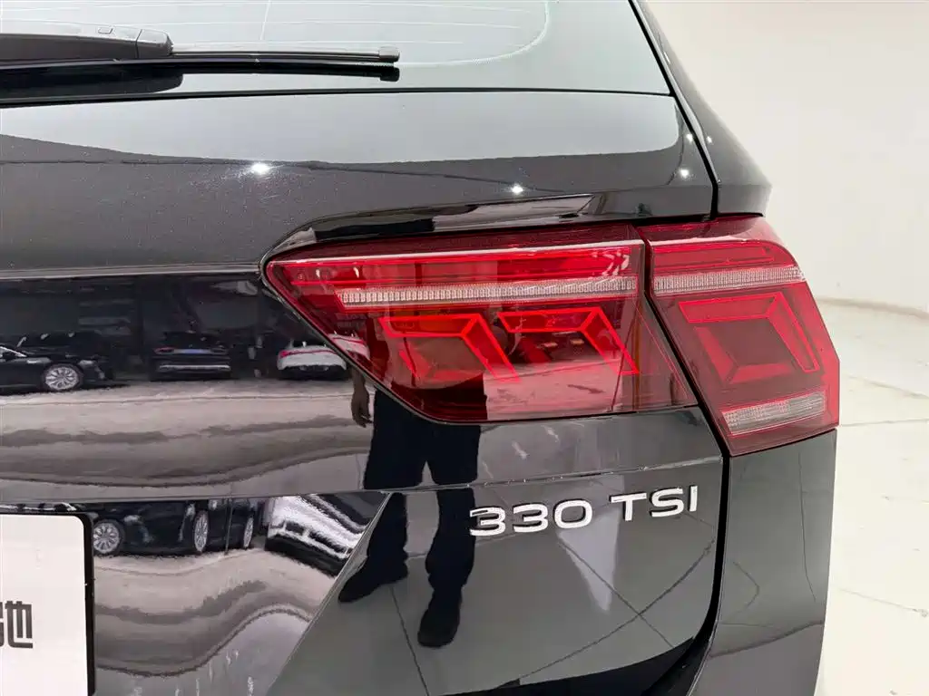Tiguan L 2024 330TSI automatic two-wheel drive R-Line version купить на сайте DeffCars