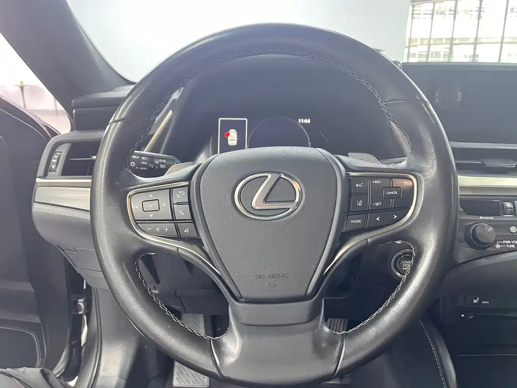 Lexus ES 2020 200 Excellence Edition купить на сайте DeffCars