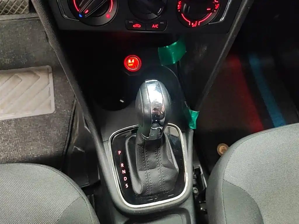 Polo 2016 1.6L automatic comfort model купить на сайте DeffCars