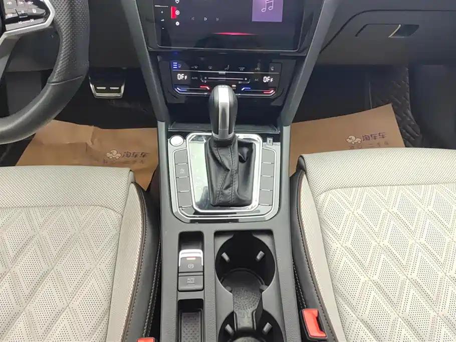 Magotan 2023 2 million commemorative edition 330TSI DSG luxury model купить на сайте DeffCars