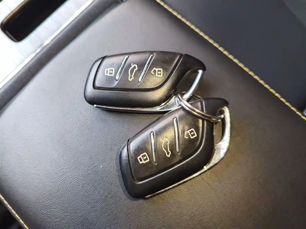Roewe RX5 2021 PLUS 330TGI automatic national trend smart version купить на сайте DeffCars