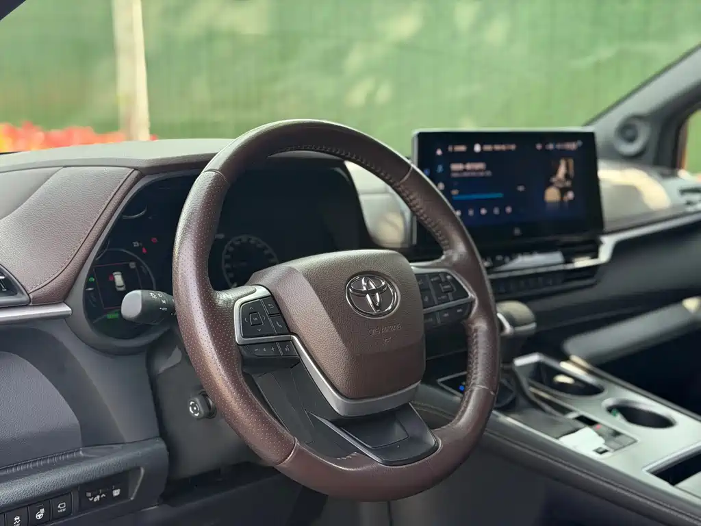 SIENNA 2021 2.5L Hybrid Platinum Edition купить на сайте DeffCars