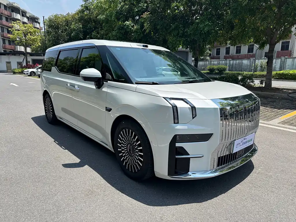 Jikrypton 009 2024 seven-seat aisle version four-wheel drive 108kWh купить на сайте DeffCars