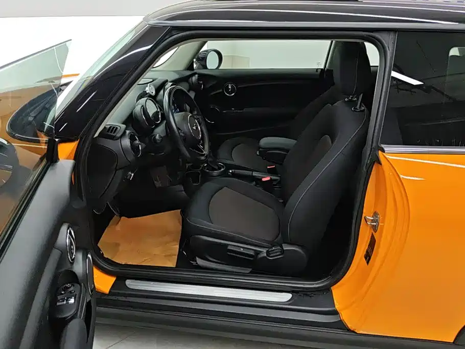 MINI 2016 1.2T ONE Avant-Garde купить на сайте DeffCars