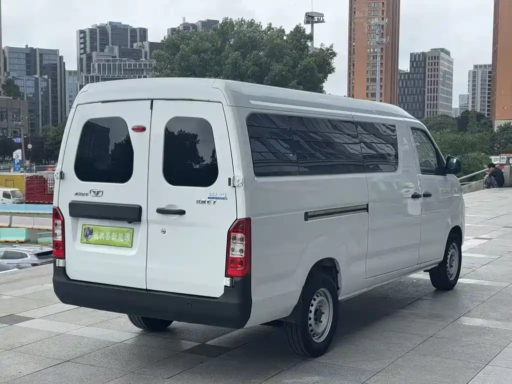 Finless Porpoise E7 2025 Entrepreneur Edition 41.86kWh 6 seats купить на сайте DeffCars