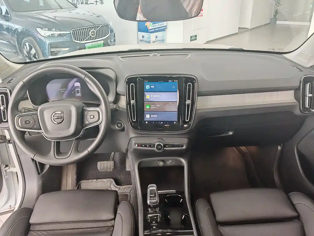 Volvo XC40 2025 B4 four-wheel drive Zhiyuan luxury version купить на сайте DeffCars