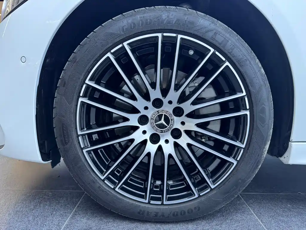 Mercedes-Benz C-Class 2025 facelift C 260 L sports version купить на сайте DeffCars