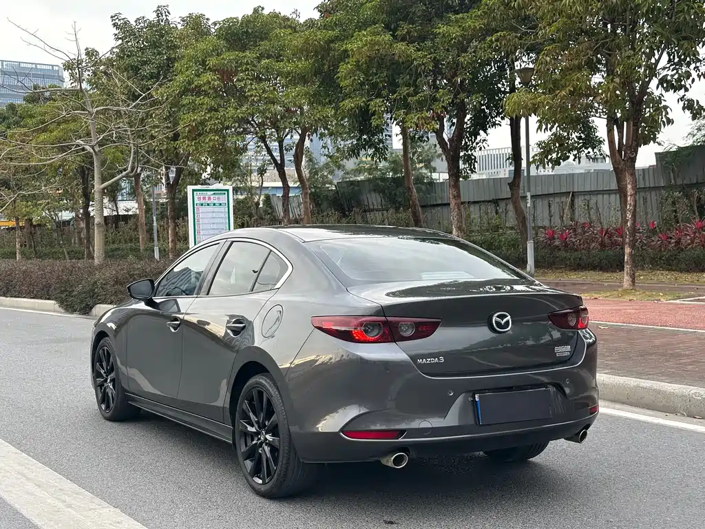 Mazda3 Angkesela 2022 2.0L Automatic Quality Obsidian Edition купить на сайте DeffCars