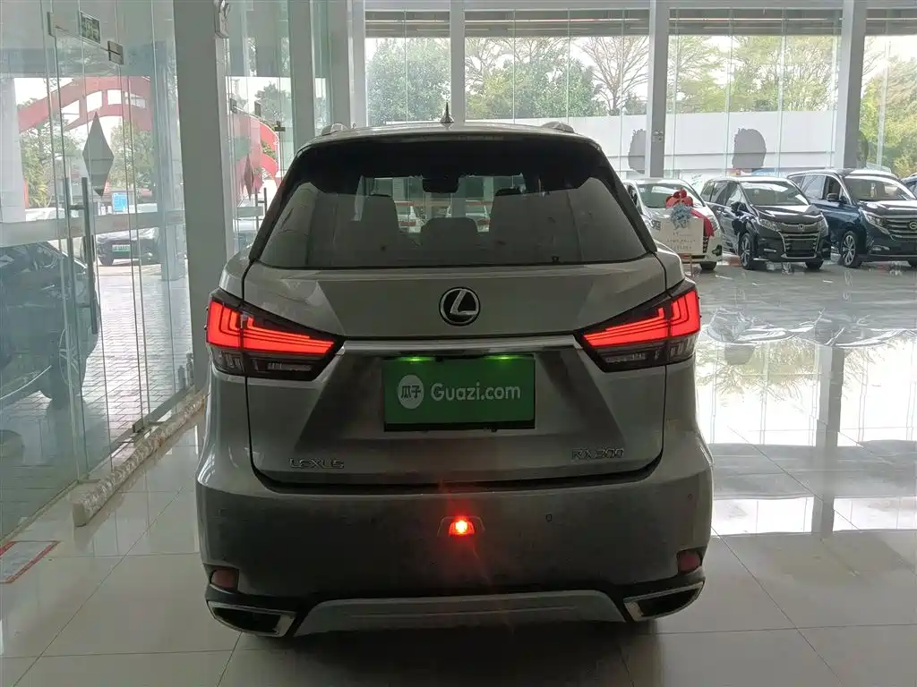 Lexus RX 2020 facelift 300 two-wheel drive elite version купить на сайте DeffCars