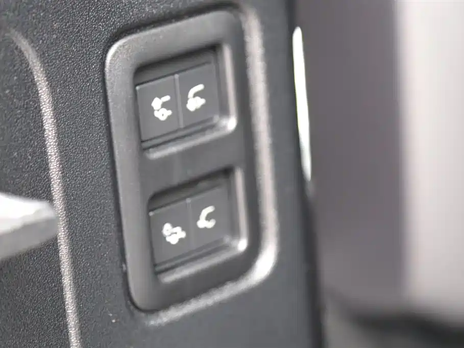 Land Rover Defender 2024 110 3.0T P400 Dark Special Edition купить на сайте DeffCars