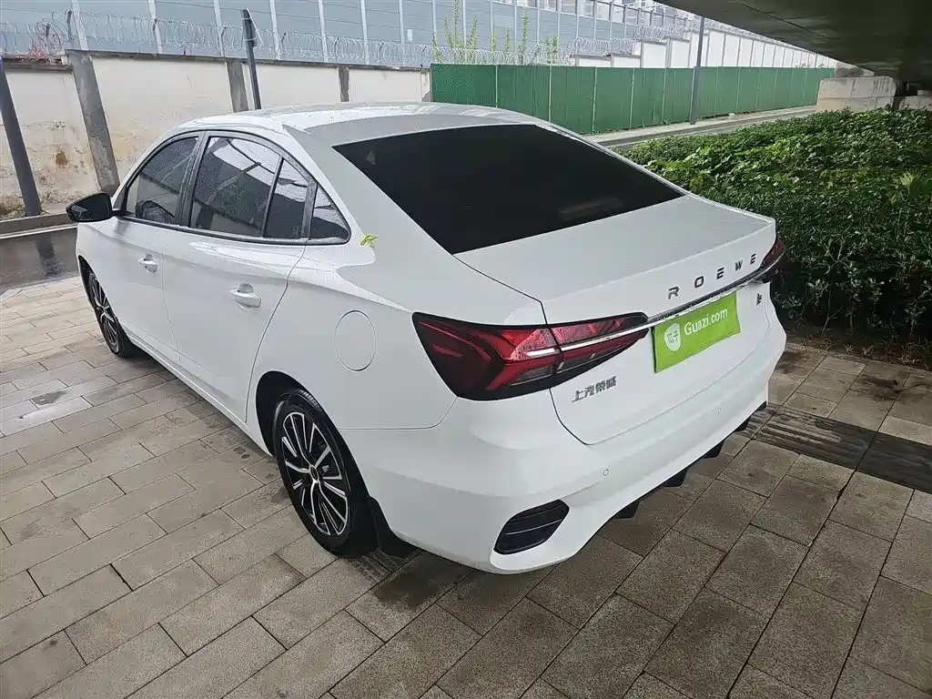 Roewe i5 2021 1.5L CVT Platinum Edition купить на сайте DeffCars