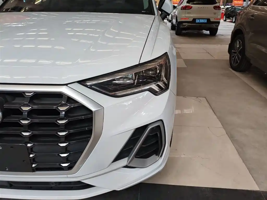 Audi Q3 2019 35 TFSI Fashionable and Dynamic купить на сайте DeffCars