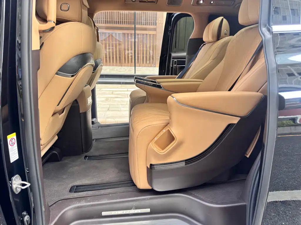 Denza D9 2025 DM-i smart driving version 1020 four-wheel drive premium model купить на сайте DeffCars