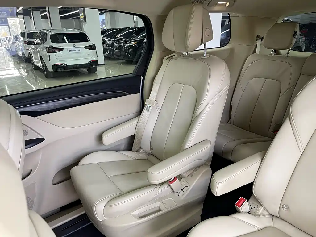 Buick GL8 2023 ES Lu Zun Exclusive Model купить на сайте DeffCars