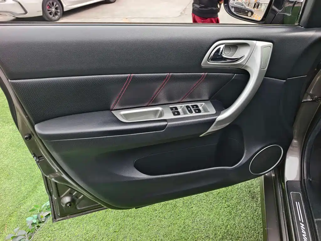 Haval H6 2013 upgraded version 2.4L automatic two-wheel drive elite type купить на сайте DeffCars