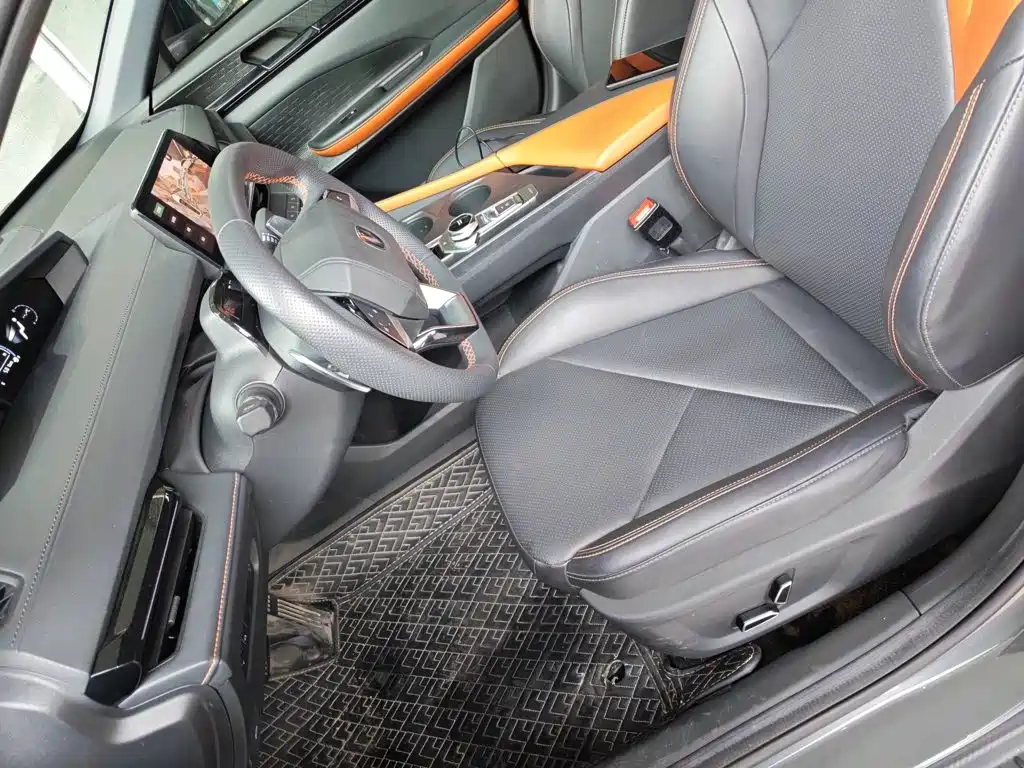 Changan UNI-V 2022 1.5T premium model купить на сайте DeffCars