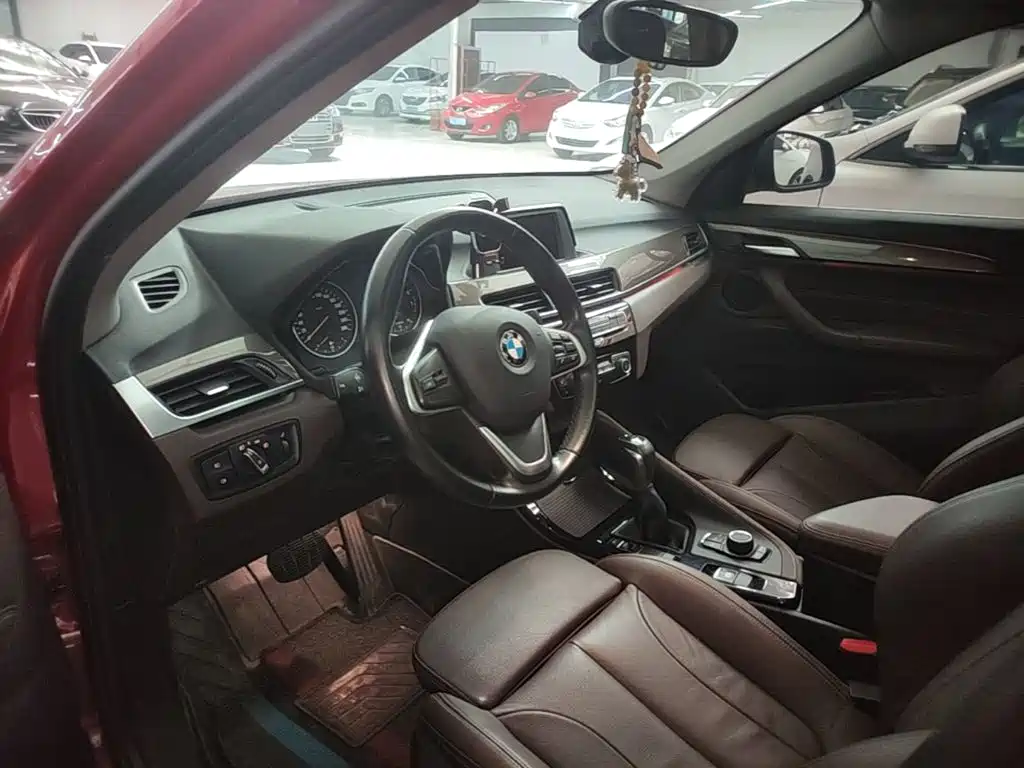 BMW X1 2018 sDrive18Li Exclusive Model купить на сайте DeffCars