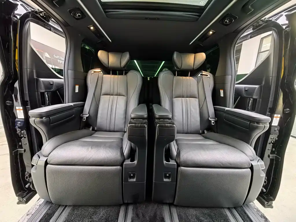 Lexus LM 2020 300h seven-seater elegant version купить на сайте DeffCars