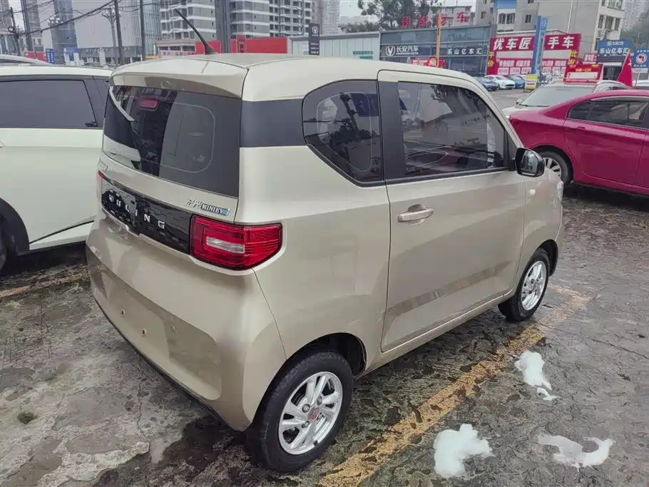 Hongguang MINIEV 2020 Free Model Lithium Iron Phosphate купить на сайте DeffCars