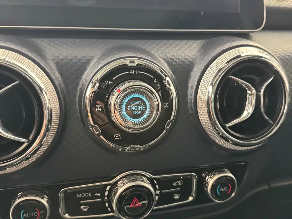 Beijing off-road BJ40 2020 2.0T automatic four-wheel drive pays tribute to the 2020 version of the supreme model купить на сайте DeffCars