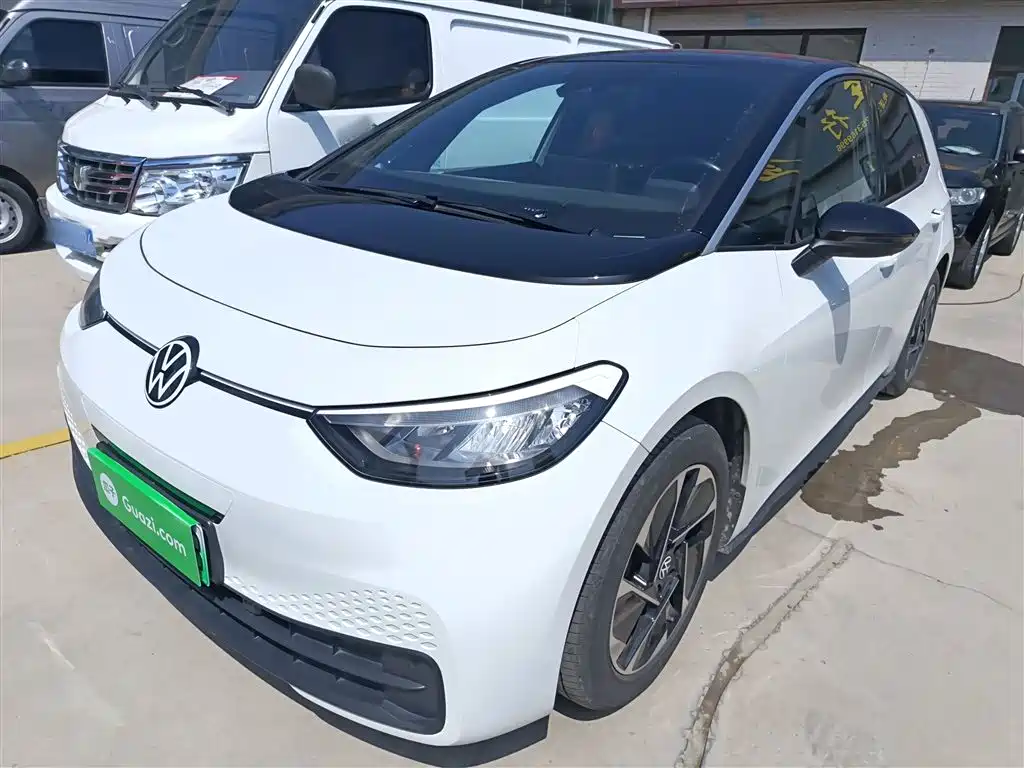 Volkswagen ID.3 2025 Smart Model Outstanding Edition купить на сайте DeffCars
