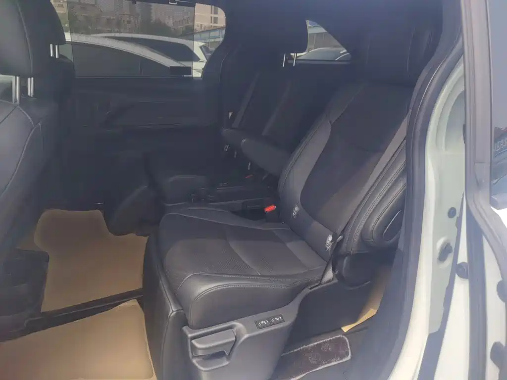 SIENNA 2023 2.5L Hybrid Premium Edition купить на сайте DeffCars
