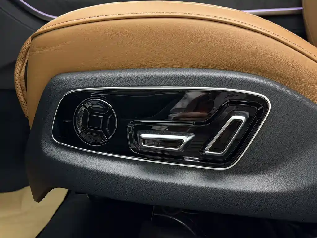 Audi A8 2023 A8L 50 TFSI quattro Premium Selection купить на сайте DeffCars