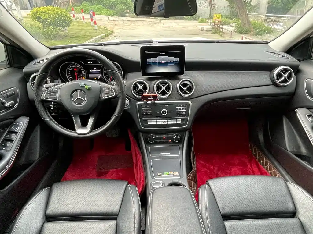 Mercedes-Benz GLA 2018 GLA 200 Fashion Model купить на сайте DeffCars