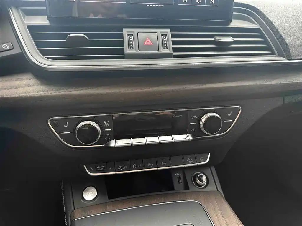 Audi Q5L 2022 facelift 40T luxury and elegant model купить на сайте DeffCars
