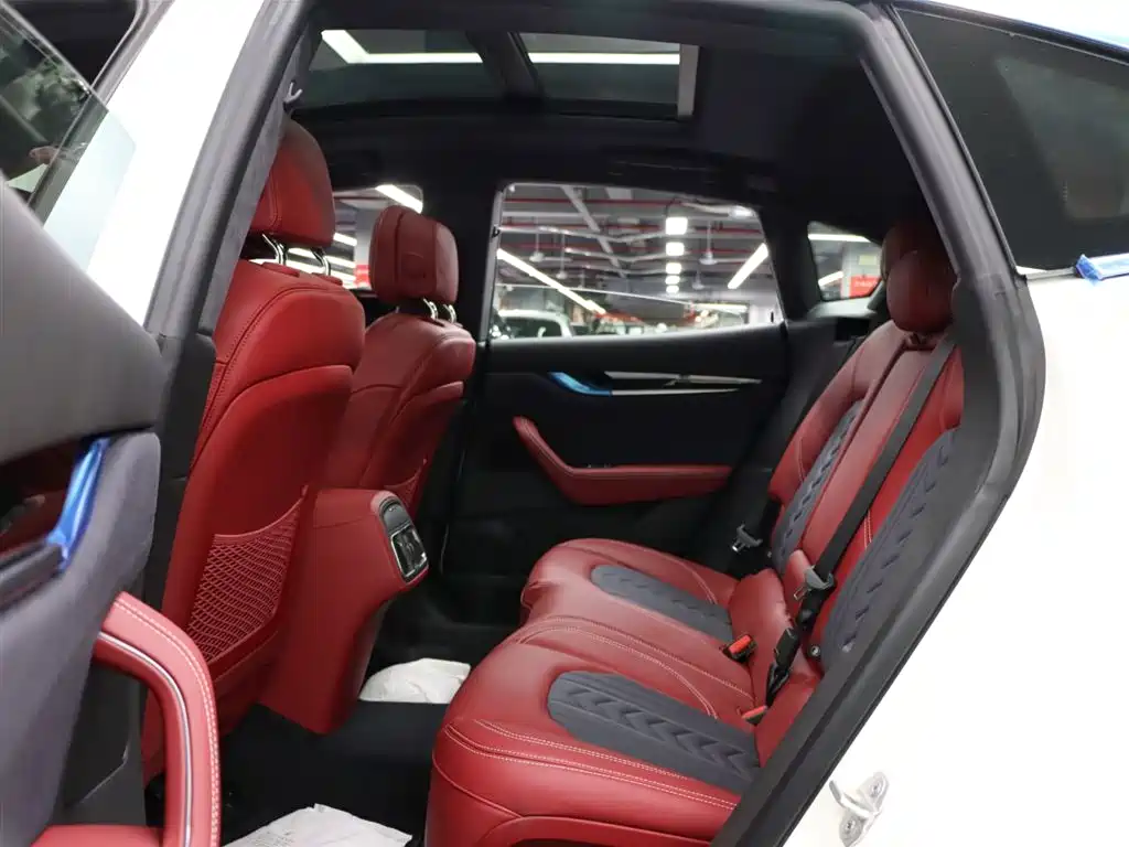 Levante 2024 2.0T GT Ultima купить на сайте DeffCars