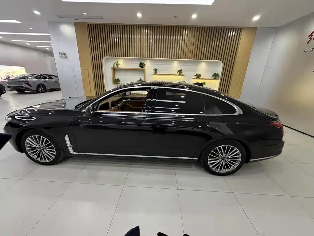 Hongqi H9 2022 2.0T Zhilian Flagship Edition купить на сайте DeffCars