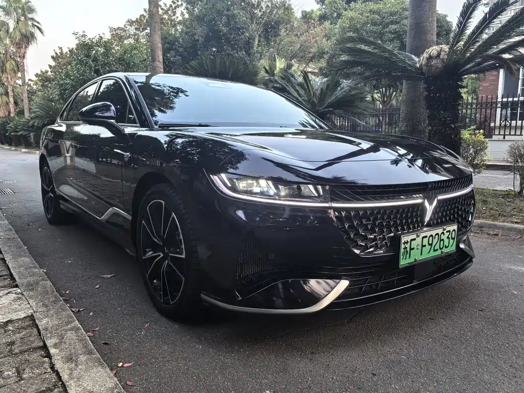 Chasing light 2024 PHEV four-wheel drive ultra-long battery life flagship version купить на сайте DeffCars