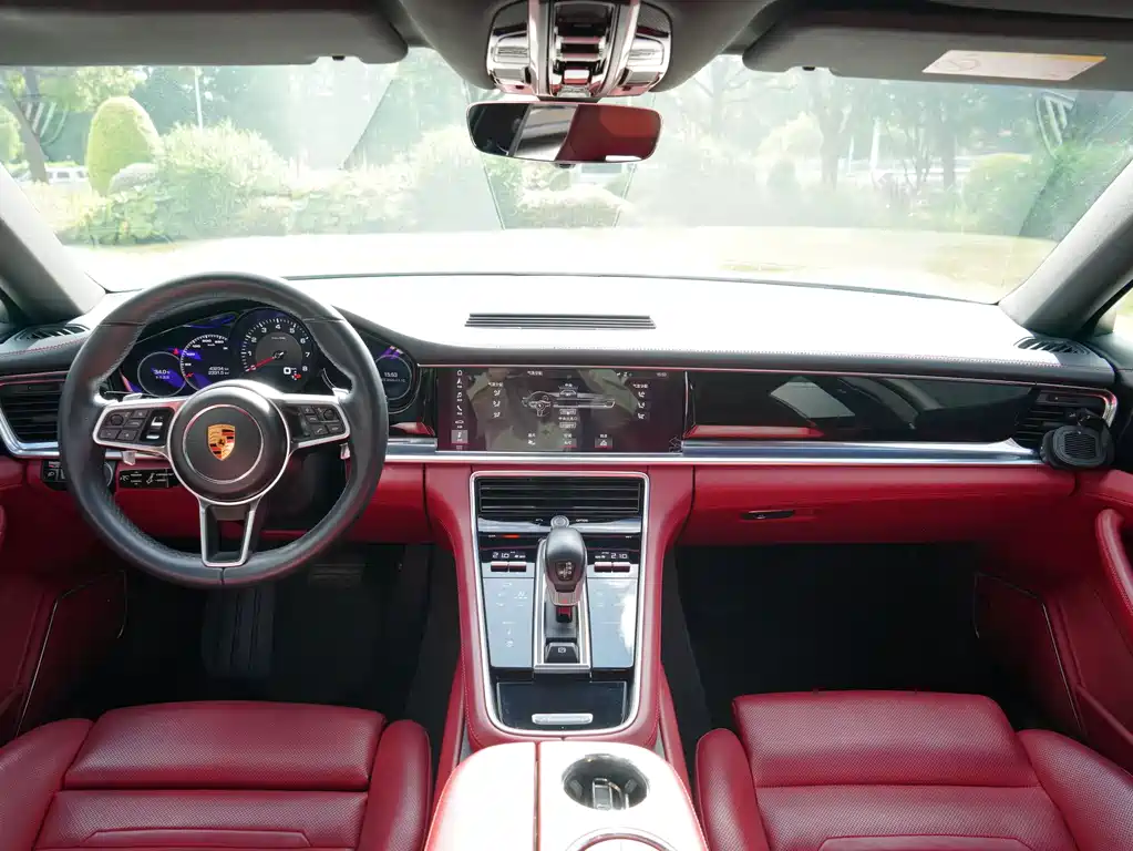 Panamera 2017 Panamera 4 Executive Extended Edition 3.0T купить на сайте DeffCars