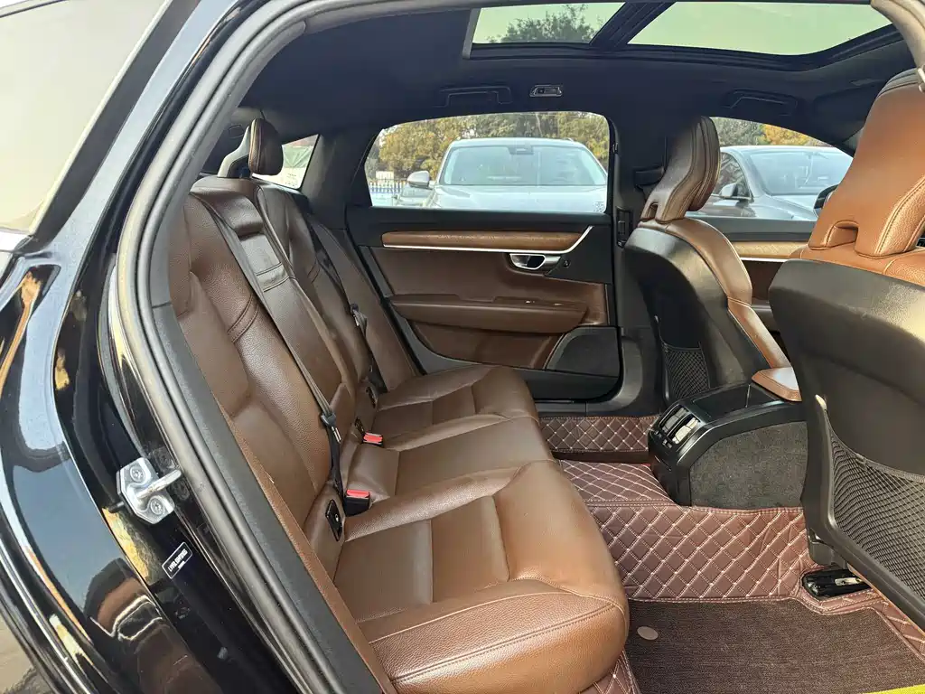Volvo S90 2021 B5 Zhiyi Luxury Edition купить на сайте DeffCars