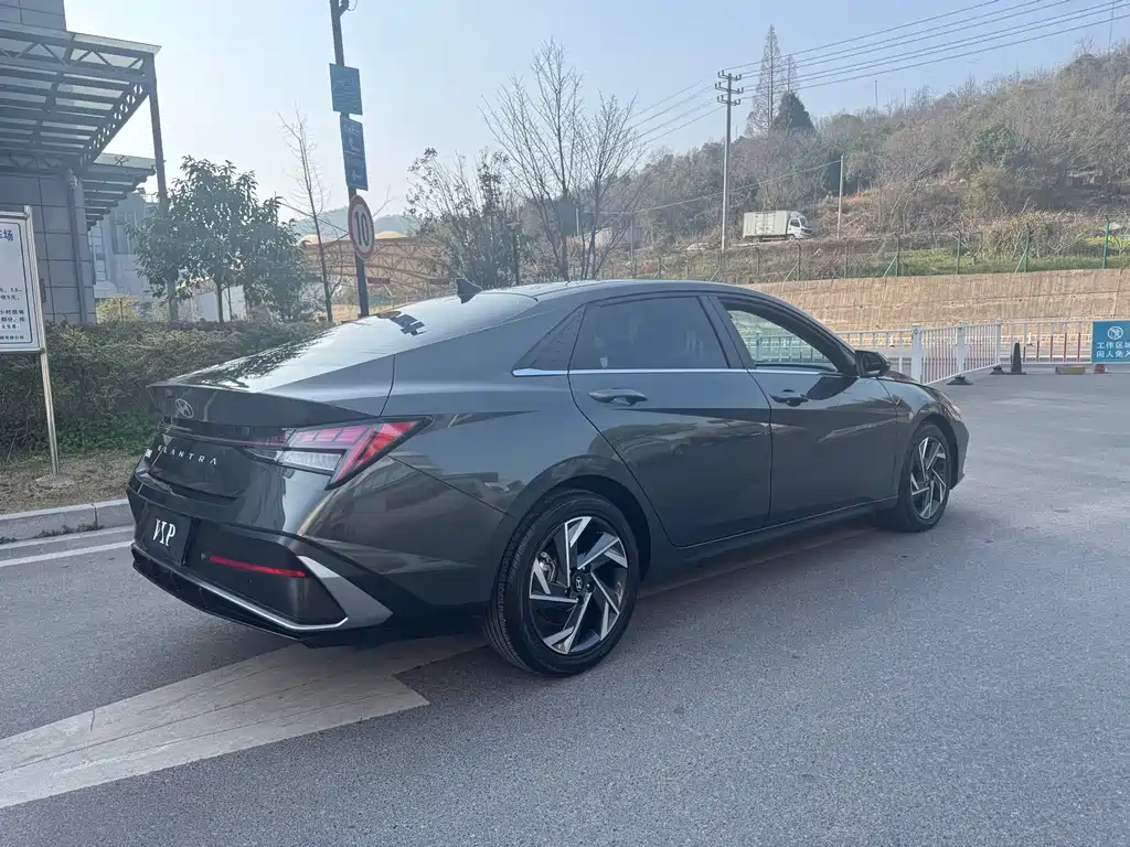Elantra 2023 1.5L CVT LUX Premium Edition купить на сайте DeffCars