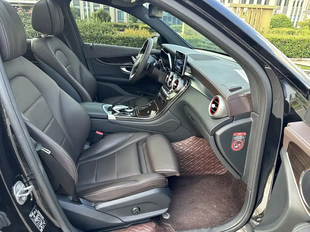 Mercedes-Benz GLC 2017 GLC 260 4MATIC luxury model купить на сайте DeffCars