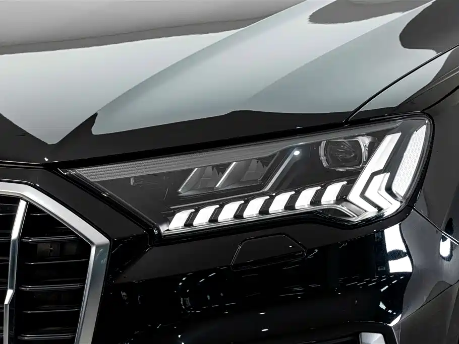 Audi Q7 2023款 45 TFSI quattro S line运动型 купить на сайте DeffCars