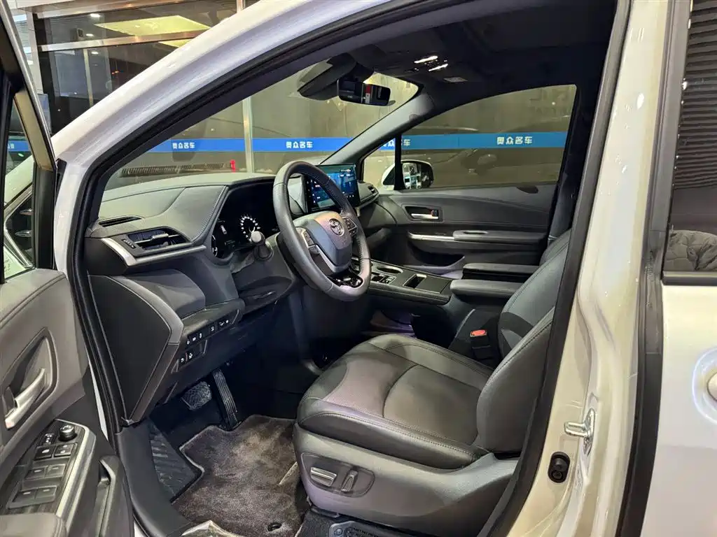SIENNA 2023 2.5L Hybrid Premium Edition купить на сайте DeffCars