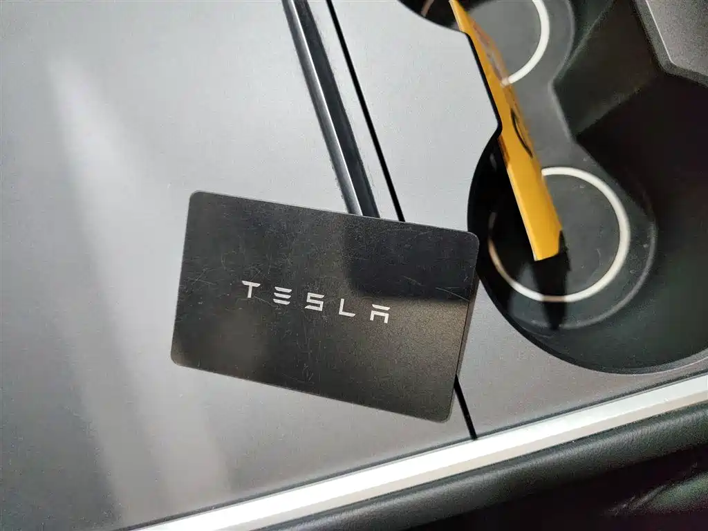 Model Y 2023 long-range all-wheel drive version купить на сайте DeffCars