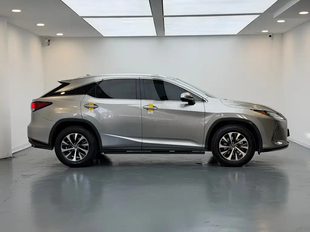 Lexus RX 2020 facelift 300 two-wheel drive elite version купить на сайте DeffCars