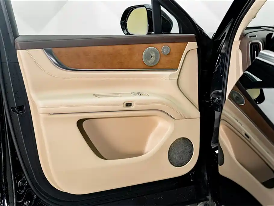 Wenjie M9 2024 extended range Ultra version 42kWh 6-seater version купить на сайте DeffCars