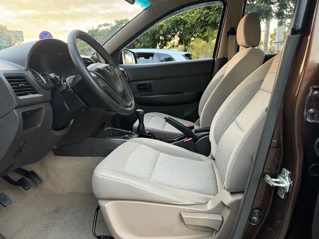 Wuling Hongguang 2014 1.5L S standard model купить на сайте DeffCars