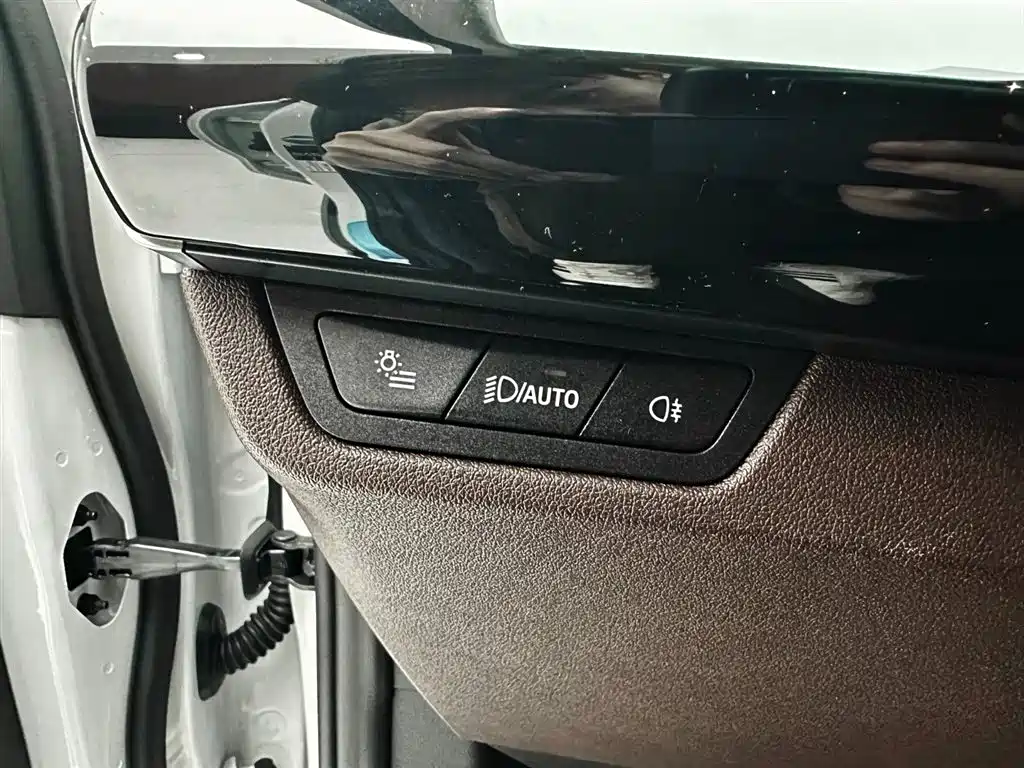 BMW X1 2023 sDrive20Li X Design Package купить на сайте DeffCars
